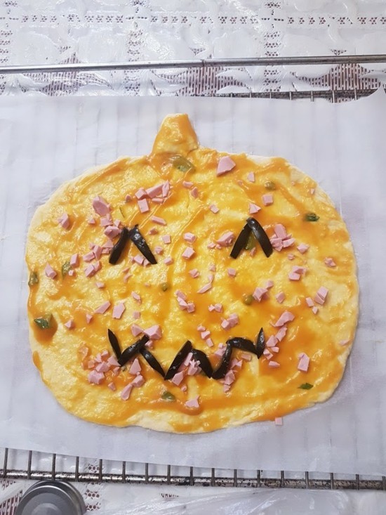 hallowen kürbis gesicht pizza belag ideen