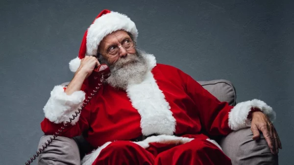 Den Weihnachtsmann anrufen App Santa Klaus am Telefon Kinderwünsche erfüllen Geschenke zu Weihnachten bringen 