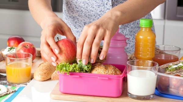 Kindergarten Lunchbox vorbereiten Kinder gesunde Ernährung