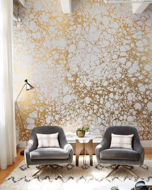 Leere Wand zum Hingucker machen tolle Wandgestaltung moderne Tapete mit Goldglitzer