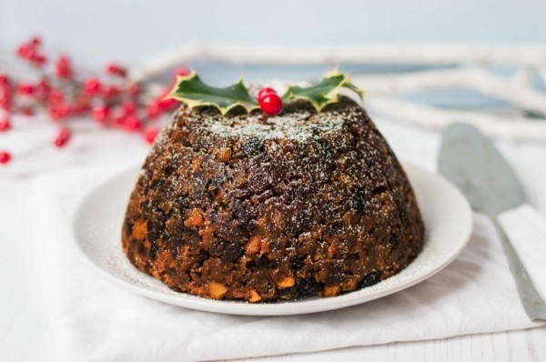 Weihnachtssüßigkeiten traditioneller Christmas Pudding