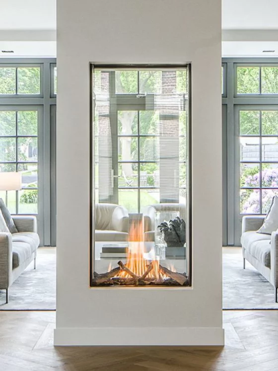 Moderne Kamine mit schicker Glasverkleidung ein Blickfang im Raum