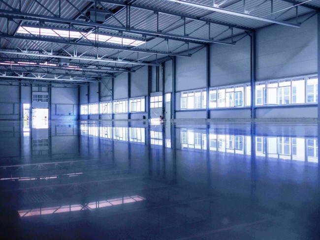 Polierter Betonboden Top 9 Vorteile für Ihr Geschäft beton polieren in große halle