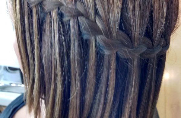 Wasserfall Frisur Haarschnitt dünnes Haar Damen