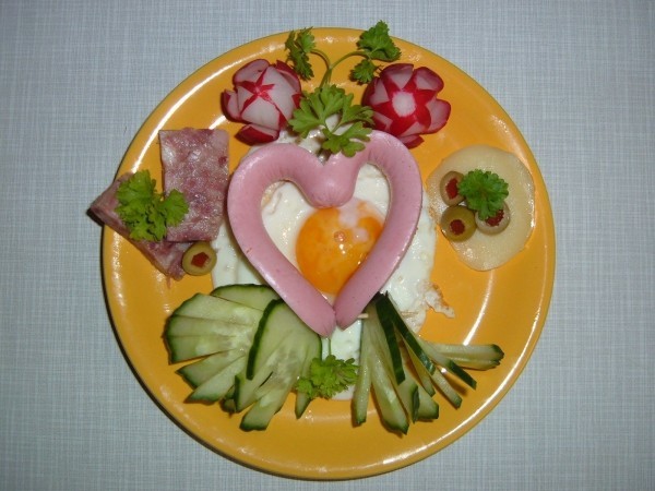 Gemüse und andere leckere Ideen - Valentinstag Frühstück