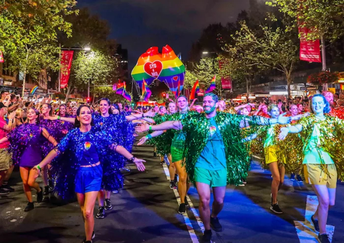 Mardi Gras Karneval feiern auf Amerikansich Umzug viele Teilnehmenr Touristen in New Orleans