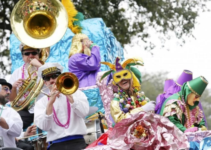 Mardi Gras Karneval feiern auf Amerikansich jedes Jahr viele Teilnehmenr Touristen in New Orleans