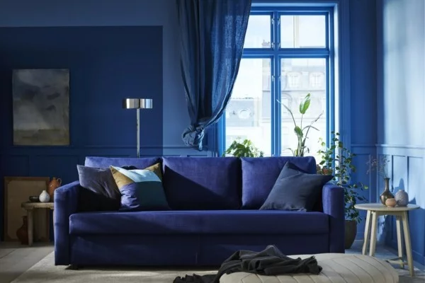 Pantone Farbe des Jahres 2020 klassisches Blau Classic Blue Sofa