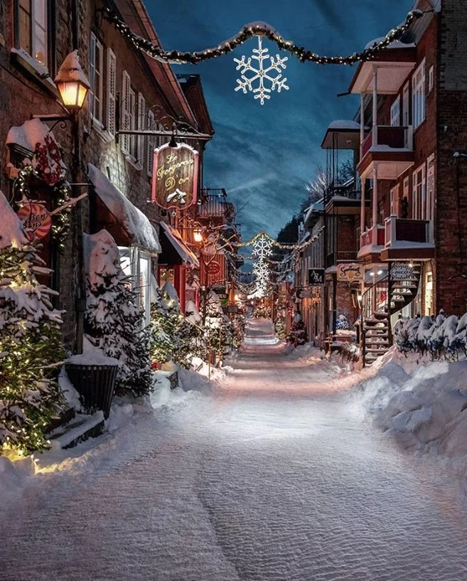 Winterwunderland Quebec City Kanada schneebedeckte Straßen sehr romantische Atmosphäre