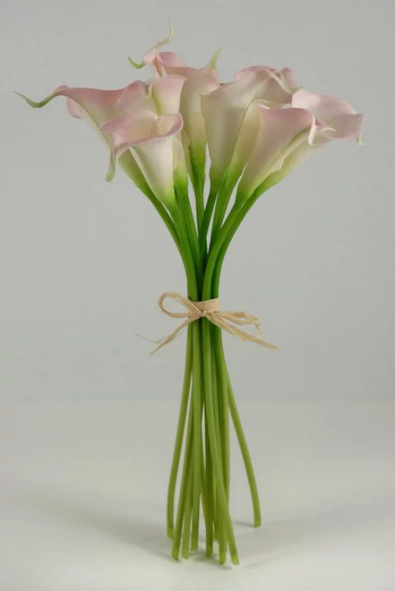 Blumen zum Valentinstag Callas Bouquet stehen für Bewunderung und Anmut