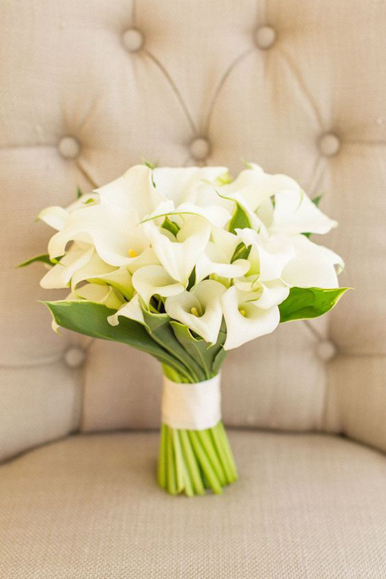 Blumen zum Valentinstag weiße Callas schöner Strauß Eleganz