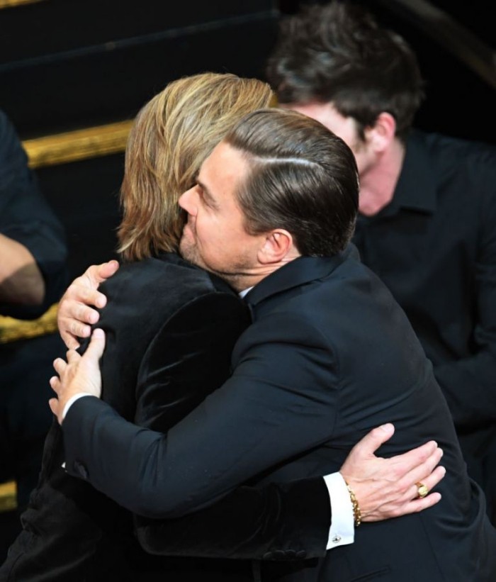 Oscars 2020 Brad Pitt Leo DiCaprio kräftige Umarmung