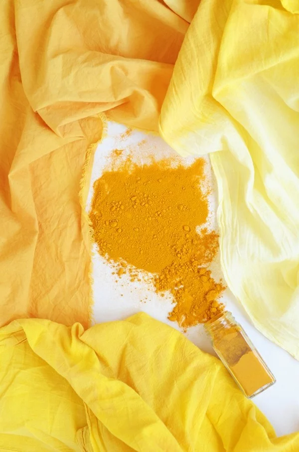 clevere Ideen für Textilien färben Gelb mit Kurkuma erreichen verschiedene Nuancen möglich 