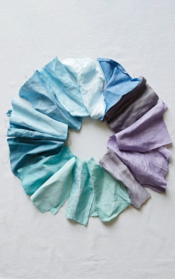 Farbverlauf von Blau bis Lila Stoffe und Textilien färben mit natürlichen Farbmotteln 