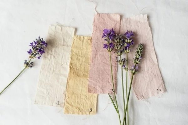 natürliche farbmittel Blumen verwenden Stoffe Textilien färben auf natürliche Weise 