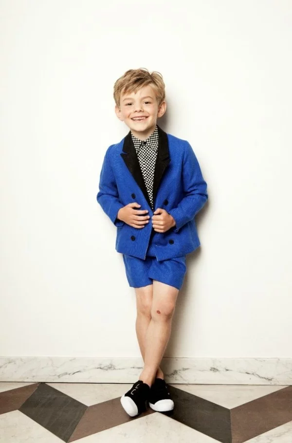 blauer anzug kindermode aktuelle modetrends