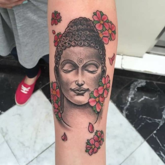 buddha kirschblüten tattoo arm