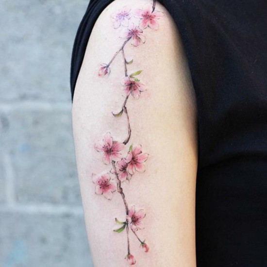 japanische cherry armband schriftzeichen tattoogrid kirschblüten zweig einzigartige bedeutung blossom blossoms xu