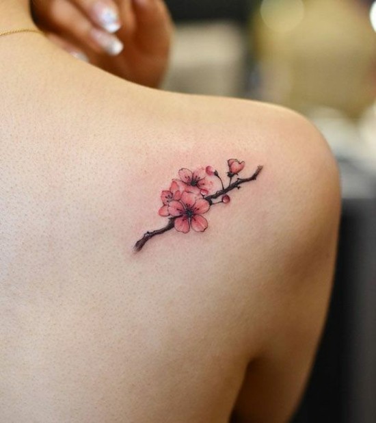 minimalistische kirschblüten tattoo