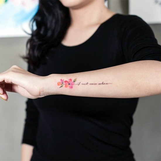 unterarm kirschblüten tattoo mit schrift