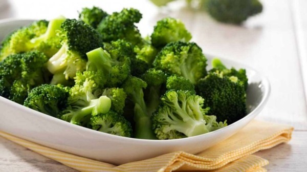 Brokkoli roh essen gesundheitliche Vorteile Brokkoli Röschen