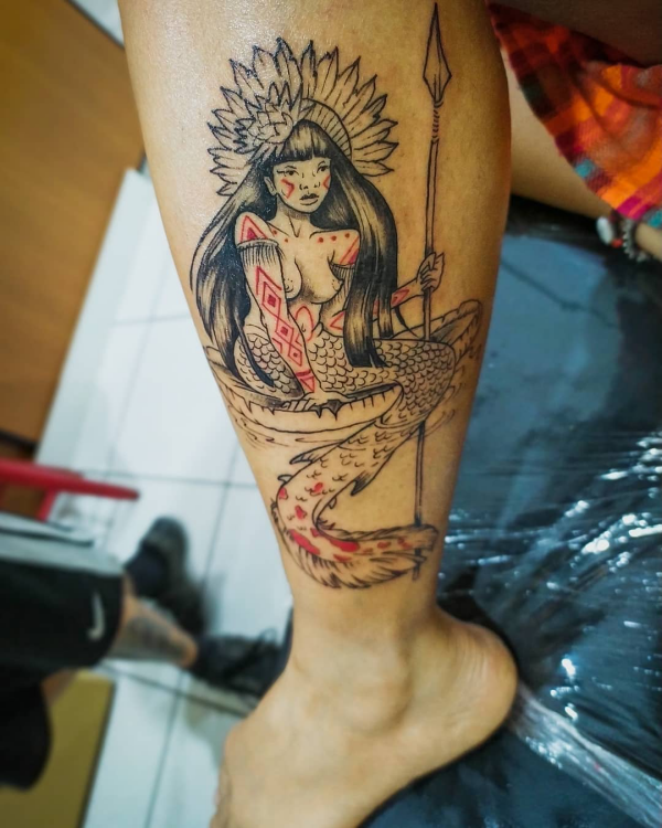 indianer tattoo schmuck am bein