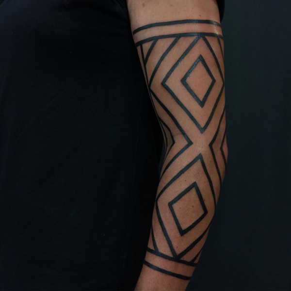 schöne ideen für die hand - indianer tattoo
