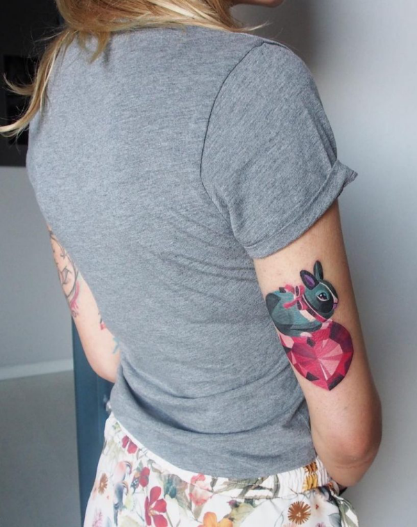 tattoos 2020 sommerliches outfit