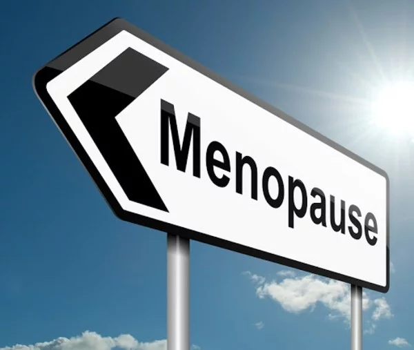 Östrogenmangel Symptome Wechseljahre Menopause niedriger Östrogenspiegel
