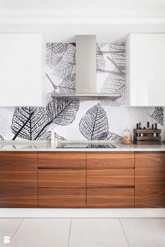 Küchenrückwand mit Blumentapeten Muster stilisierte Blätter grau auf weißem Hintergrund eyecatching