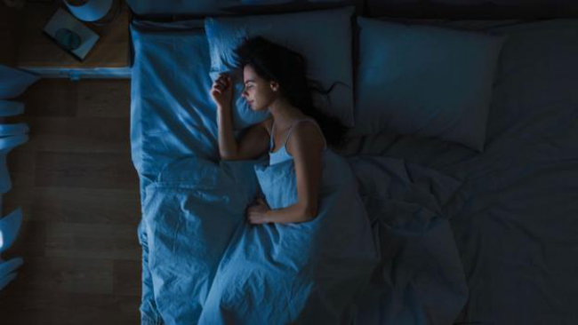 Stress vermeiden während Coronavirus Pandemie jeder braucht ausreichend Schlaf gesund und munter bleiben
