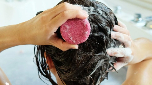 festes shampoo als nachhaltige haarpflege