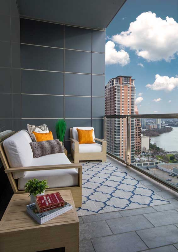 Balkon-Sofa - Stadtaussicht - schöne Ideen