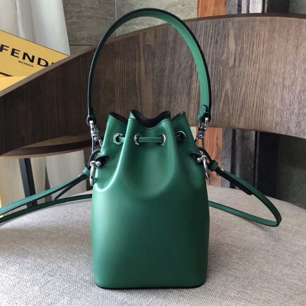 Damentaschen - eine grüne Handtasche