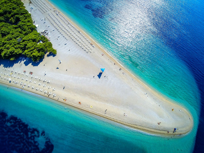 Der schönste Strand in Europa Kroatien Zlatni Rat wunderschöner weißer Strand Goldenes Horn