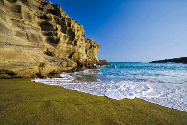  Papakolea Beach Χαβάη πράσινη αμμώδης παραλία Φυσικά θαύματα που επιβάλλουν βράχους 
