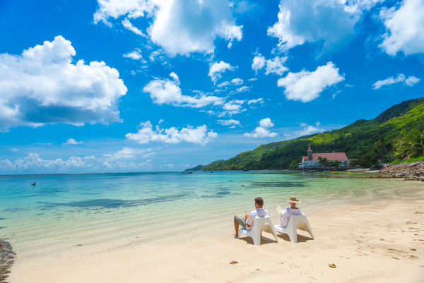 Schöne Strände weltweit Anse Royale Beach Seychellen weißer Strand Palmen azurblaues Meer