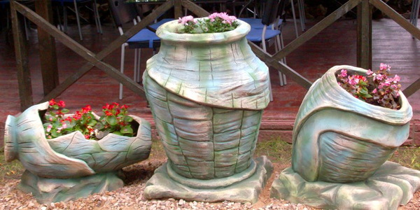 Schöne große Vasen - Pflanzenkübel Beton