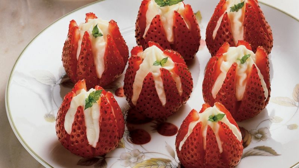 gefüllte erdbeeren erdbeersaison