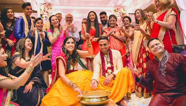 indische Hochzeit Ehepaar Familie