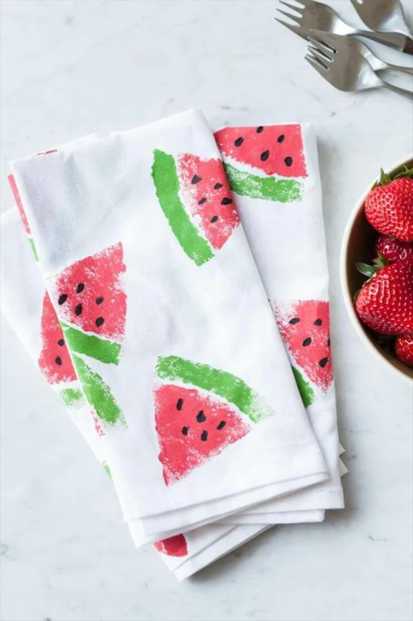 DIY Muttertagsgeschenke - Tuch mit Wasssermelone-Motiven