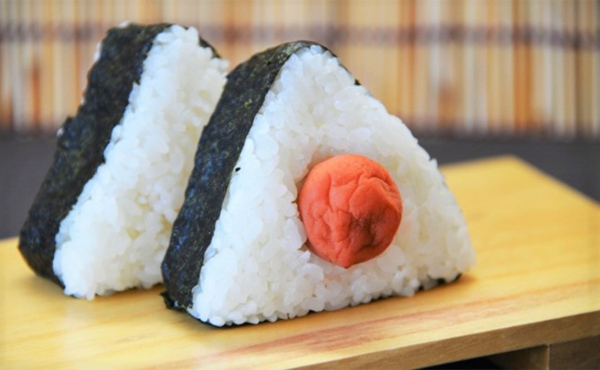 sushi umeboshi gesundes essen körper entgiften