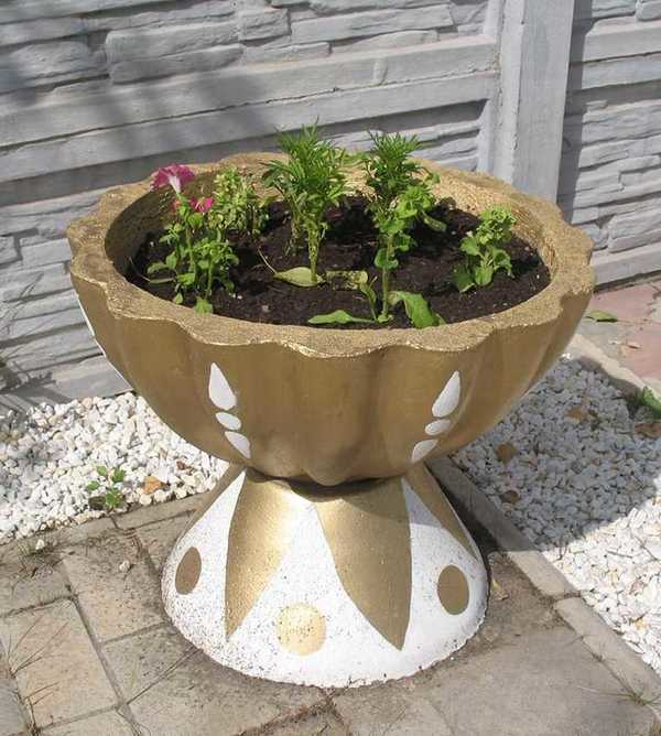 tolles Gefäß - tolle Idee für den Garten - Pflanzenkübel Beton