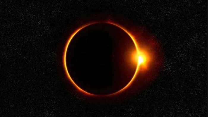 Sonnenfinsternis 2020 seltsames Phänomen am Himmel am 21. Juni der Mond bedeckt die Sonne