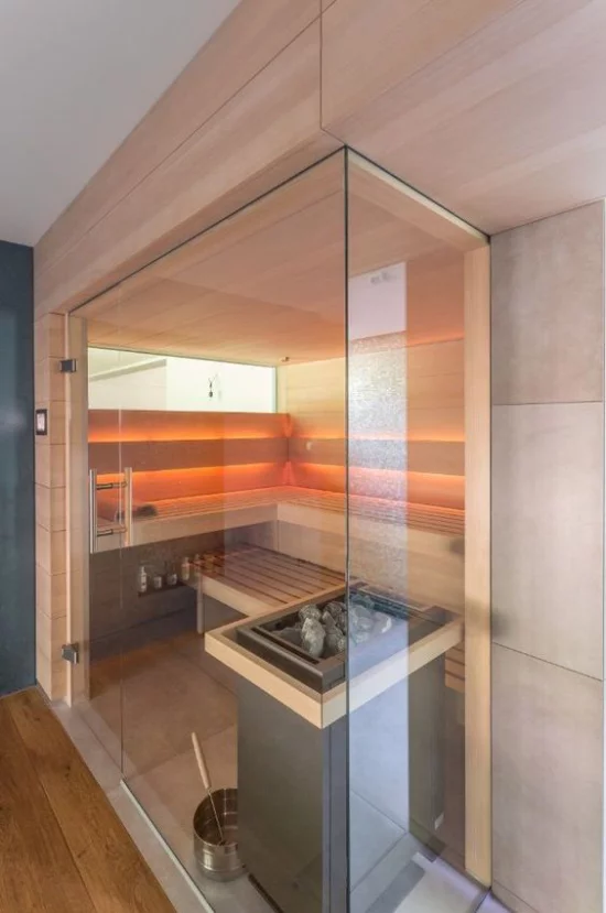 Heimsauna Infrarotkabine hinter Glaswand sehr beliebt gesund zuhause saunieren
