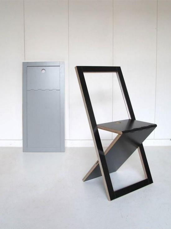  Klapptisch clevere Ideen für klappbare Möbelstücke Klappstuhl ganz einfaches Design dunkle Farbe