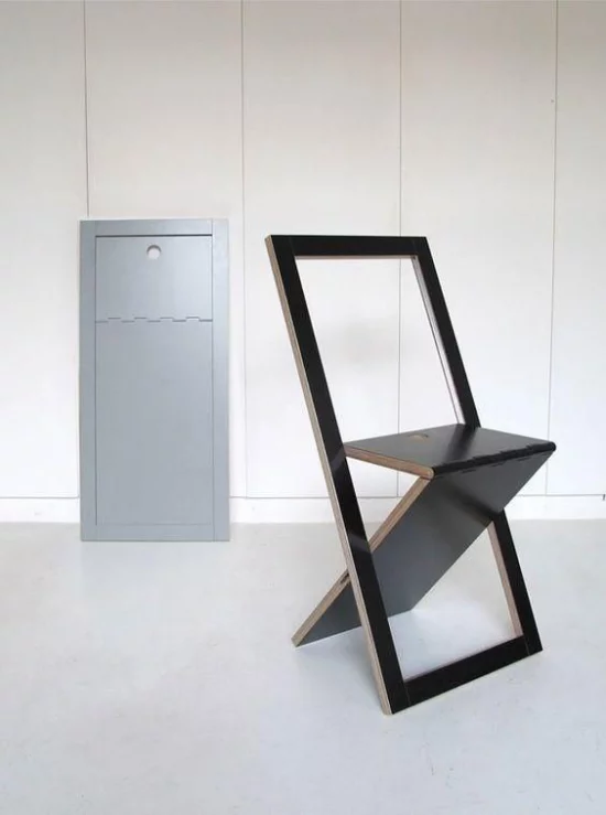  Klapptisch clevere Ideen für klappbare Möbelstücke Klappstuhl ganz einfaches Design dunkle Farbe