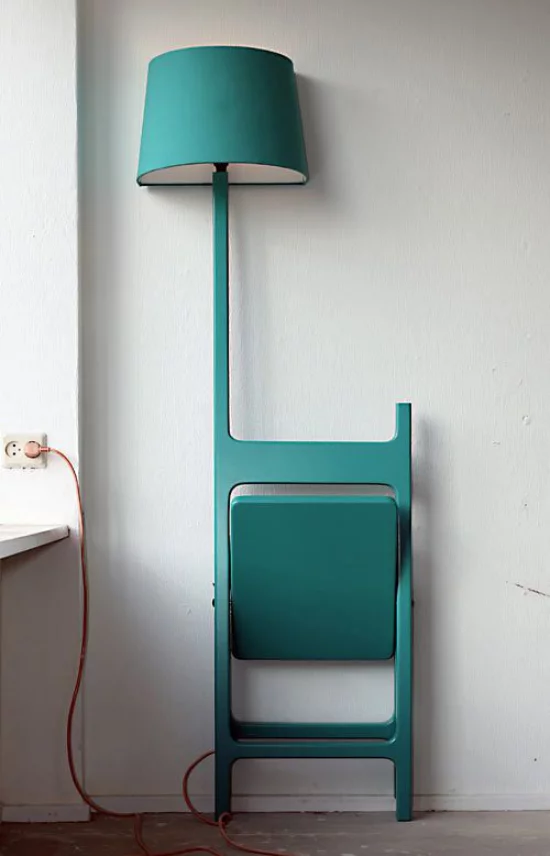 Klapptisch clevere Ideen für klappbare Möbelstücke Klappstuhl mit Lampe in Türkis