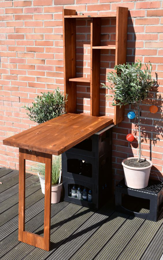 Klapptisch clevere Ideen für klappbare Möbelstücke auf Balkon oder Terrasse selber bauen mit Topfpflanzen dekorieren
