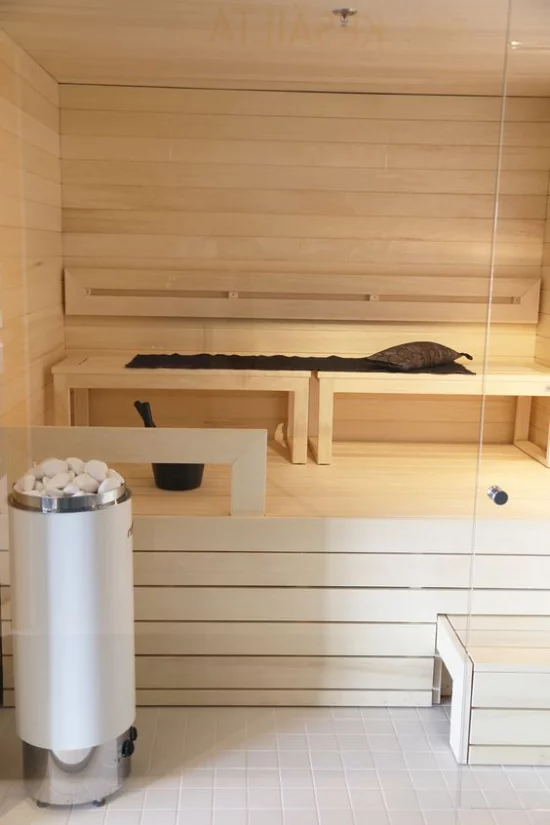 Sauna modernes Design aus Holz sehr einladend richtige Wohlfühloase